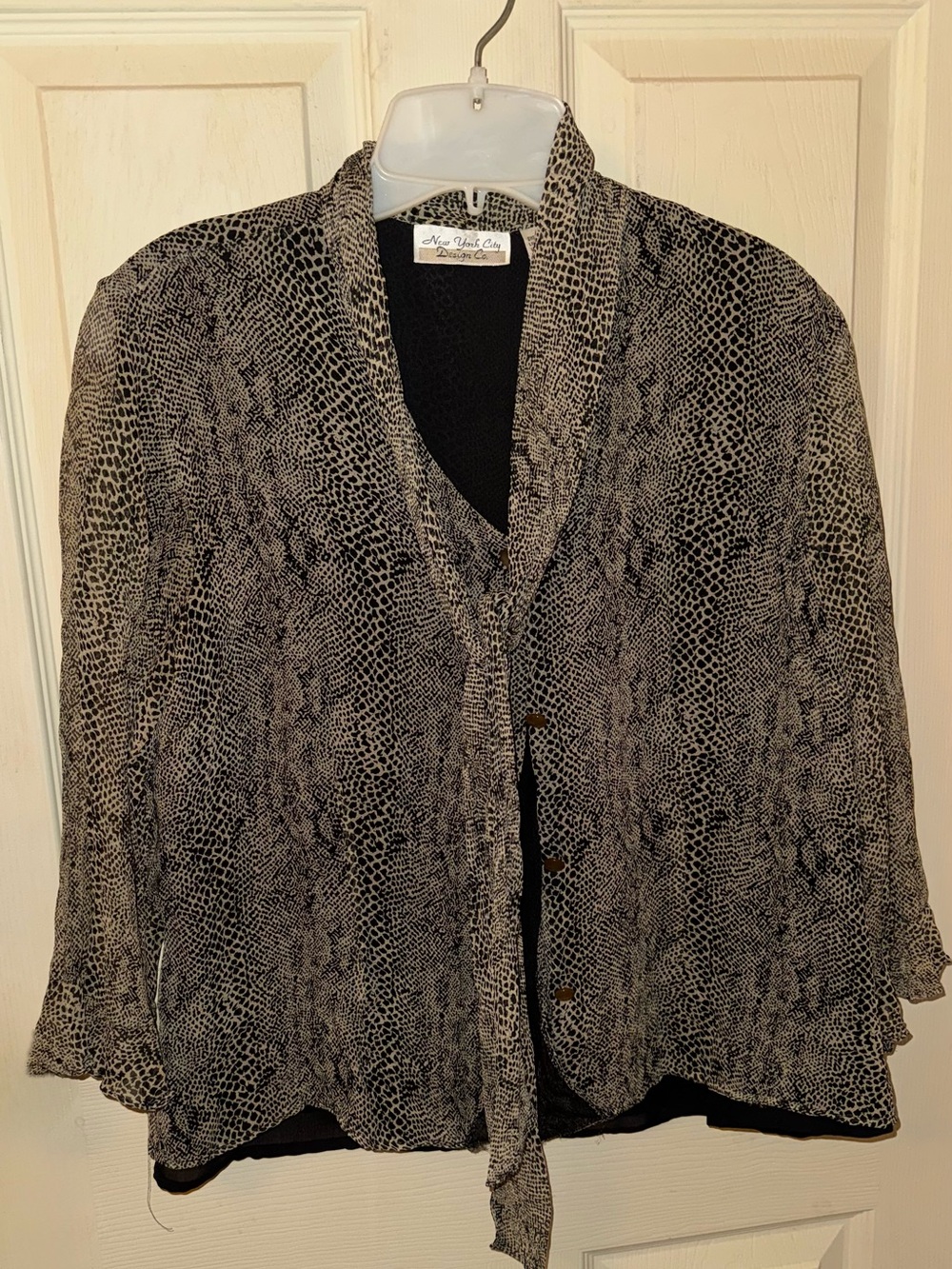 Black & White Snake-Print Women's shirt